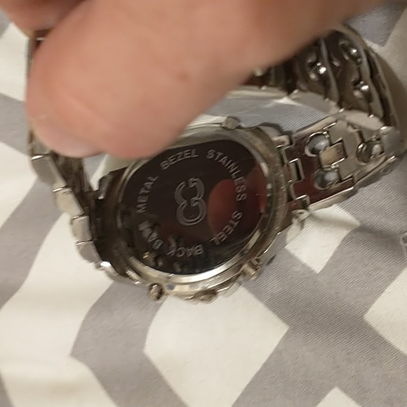 Beautiful Quartz Silver Crystal Watch! - Picture 3 of 13